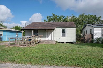 Cash buyers, bring your vision! This 1,056 sq. ft. (NCAD) - photo 2