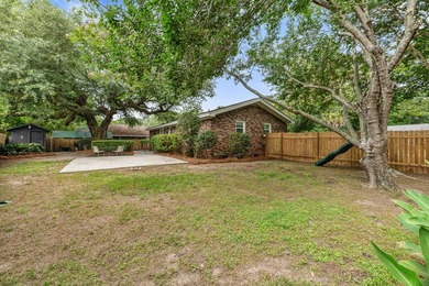Move-in ready and beautifully renovated, this West Ashley gem - photo 26