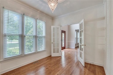 Welcome home to this beautifully maintained and newly painted - photo 9