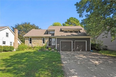 Lakewood Lakes Home Active Under Contract in Lees Summit Missouri