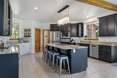 One-of-a-kind equestrian estate. Two homes sitting on two - photo 11