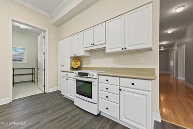 Gulf Front Oasis in Old Town Biloxi! Own a slice of paradise in - photo 12