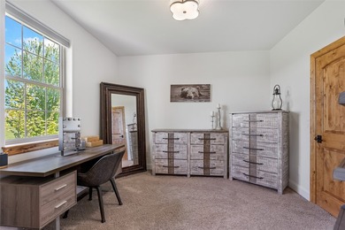 One-of-a-kind equestrian estate. Two homes sitting on two - photo 23