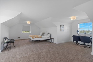 One-of-a-kind equestrian estate. Two homes sitting on two - photo 28