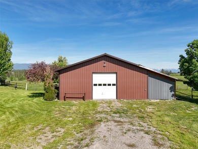 One-of-a-kind equestrian estate. Two homes sitting on two - photo 48