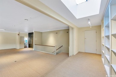 Seller says sell!Fantastic opportunity to be in a PRIME location - photo 6