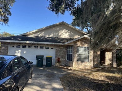 Lake Umatilla Home Sale Pending in Umatilla Florida