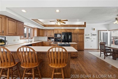 Outstanding 5-BR home (1 non-conforming) w/4 full - photo 12