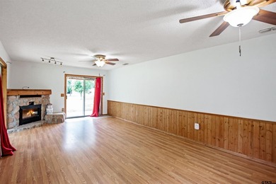 Welcome to this remarkable 3-bedroom, 2-bath home offering - photo 13
