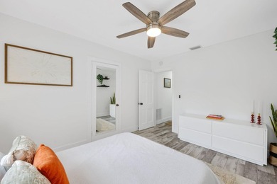Nestled in the heart of sought-after Flamingo Park, this - photo 13