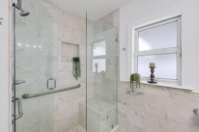 Nestled in the heart of sought-after Flamingo Park, this - photo 15