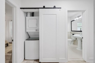 Nestled in the heart of sought-after Flamingo Park, this - photo 16