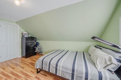Welcome to this beautifully updated 4-bedroom, 1.5-bath Cape set - photo 19