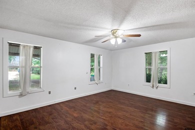 Welcome to this remarkable 3-bedroom, 2-bath home offering - photo 20