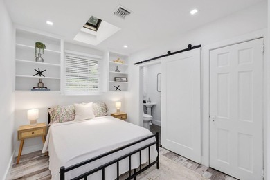 Nestled in the heart of sought-after Flamingo Park, this - photo 21