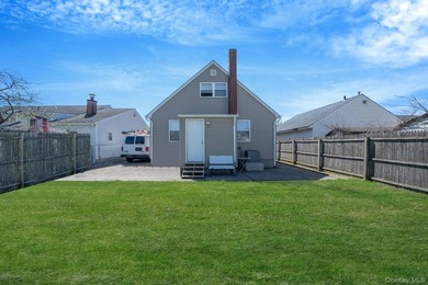 Welcome to this beautifully updated 4-bedroom, 1.5-bath Cape set - photo 23