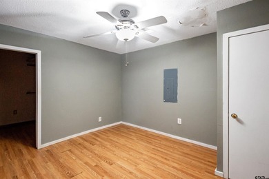 Welcome to this remarkable 3-bedroom, 2-bath home offering - photo 25