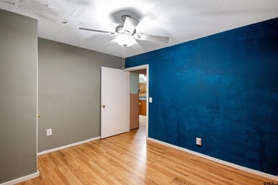 Welcome to this remarkable 3-bedroom, 2-bath home offering - photo 26