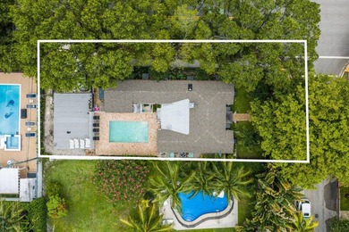 Nestled in the heart of sought-after Flamingo Park, this - photo 31