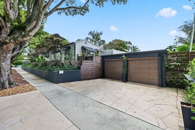 Nestled in the heart of sought-after Flamingo Park, this - photo 32