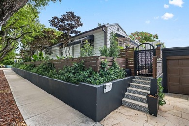 Nestled in the heart of sought-after Flamingo Park, this - photo 35