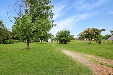 Welcome to this remarkable 3-bedroom, 2-bath home offering - photo 36