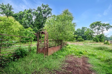 Welcome to this remarkable 3-bedroom, 2-bath home offering - photo 37