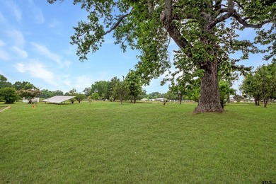 Welcome to this remarkable 3-bedroom, 2-bath home offering - photo 38