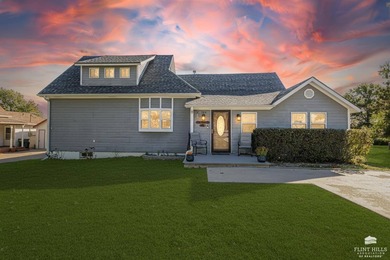 Milford Lake Home For Sale in Wakefield Kansas