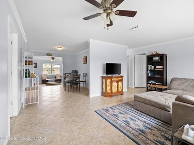 Discover the perfect blend of comfort and convenience in this - photo 2