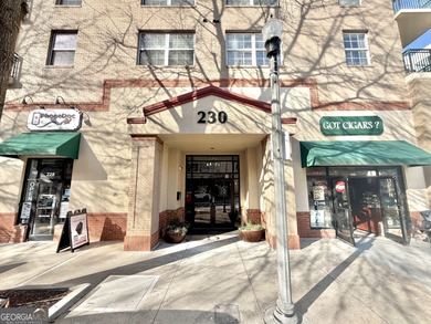 Amazing location in Decatur by universities and close by