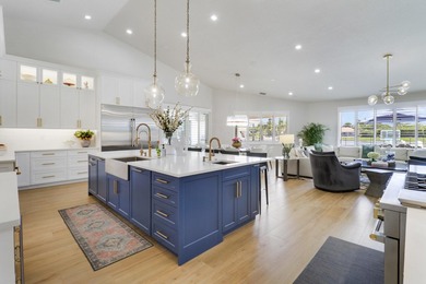 Newly offered custom estate home on 1.13 acres in the - photo 21