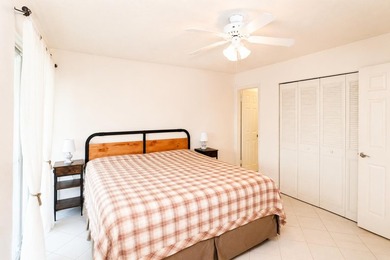 Chic and bright 2 bedroom corner unit in sought after Cedar - photo 11
