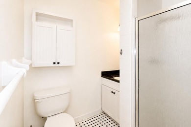 Chic and bright 2 bedroom corner unit in sought after Cedar - photo 12