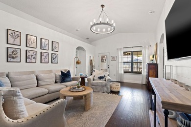 This delightful, move-in ready home welcomes you with a spacious - photo 13