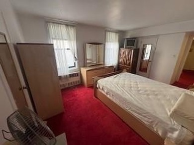 Spacious one bedroom Coop with lots of windows allowing lots of - photo 15
