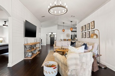 This delightful, move-in ready home welcomes you with a spacious - photo 21