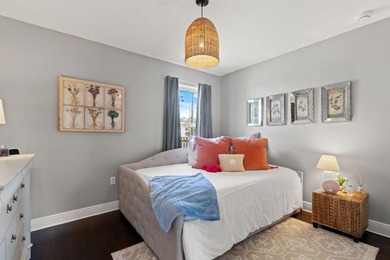 This delightful, move-in ready home welcomes you with a spacious - photo 25