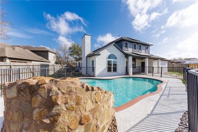 Set in Kings Crossing, one of the area's most sought after - photo 2