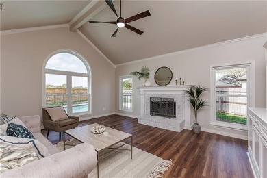 Set in Kings Crossing, one of the area's most sought after - photo 7