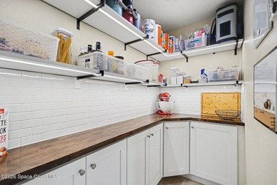 Welcome to this exceptional 4-bedroom, 3.5-bathroom - photo 4