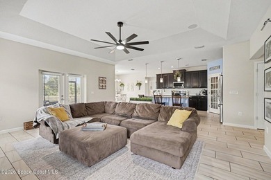 Welcome to this exceptional 4-bedroom, 3.5-bathroom - photo 5