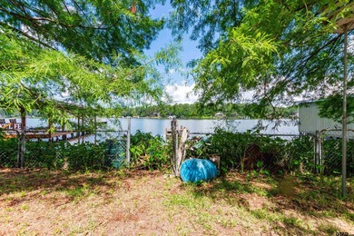 Welcome to this waterfront opportunity on Lake Holbrook - photo 16