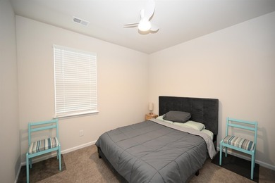 This beautifully maintained *LIKE BRAND NEW* three bedroom, two - photo 21