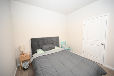 This beautifully maintained *LIKE BRAND NEW* three bedroom, two - photo 22