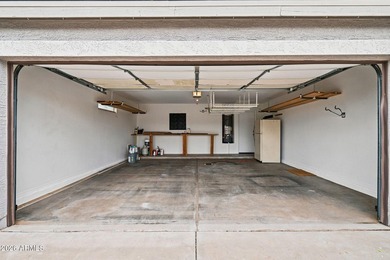 Beautiful single family home 4 bed 2 bath is a must see, located - photo 23