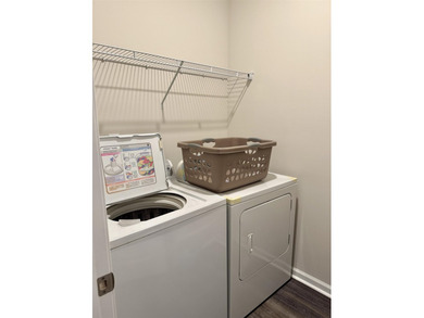 This beautifully maintained *LIKE BRAND NEW* three bedroom, two - photo 23