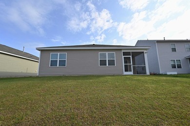 This beautifully maintained *LIKE BRAND NEW* three bedroom, two - photo 27