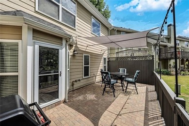 Located in Victoria Crossing, this end-unit townhome offers - photo 30
