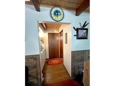 This Yosemite area home in the pines called 'Lil Oak Hill' is - photo 31
